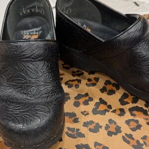 Dansko Black XP 2.0 Leather Footbed